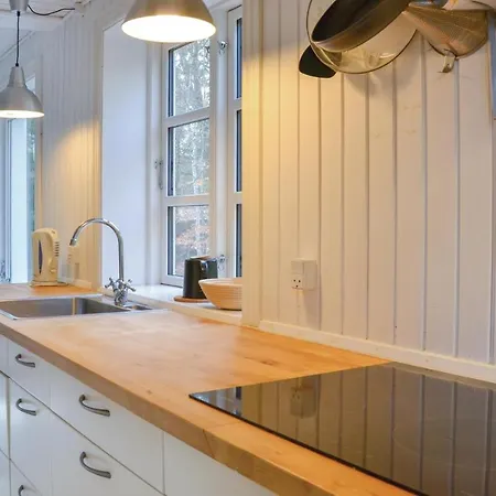 Lovely In With Kitchen Holiday home